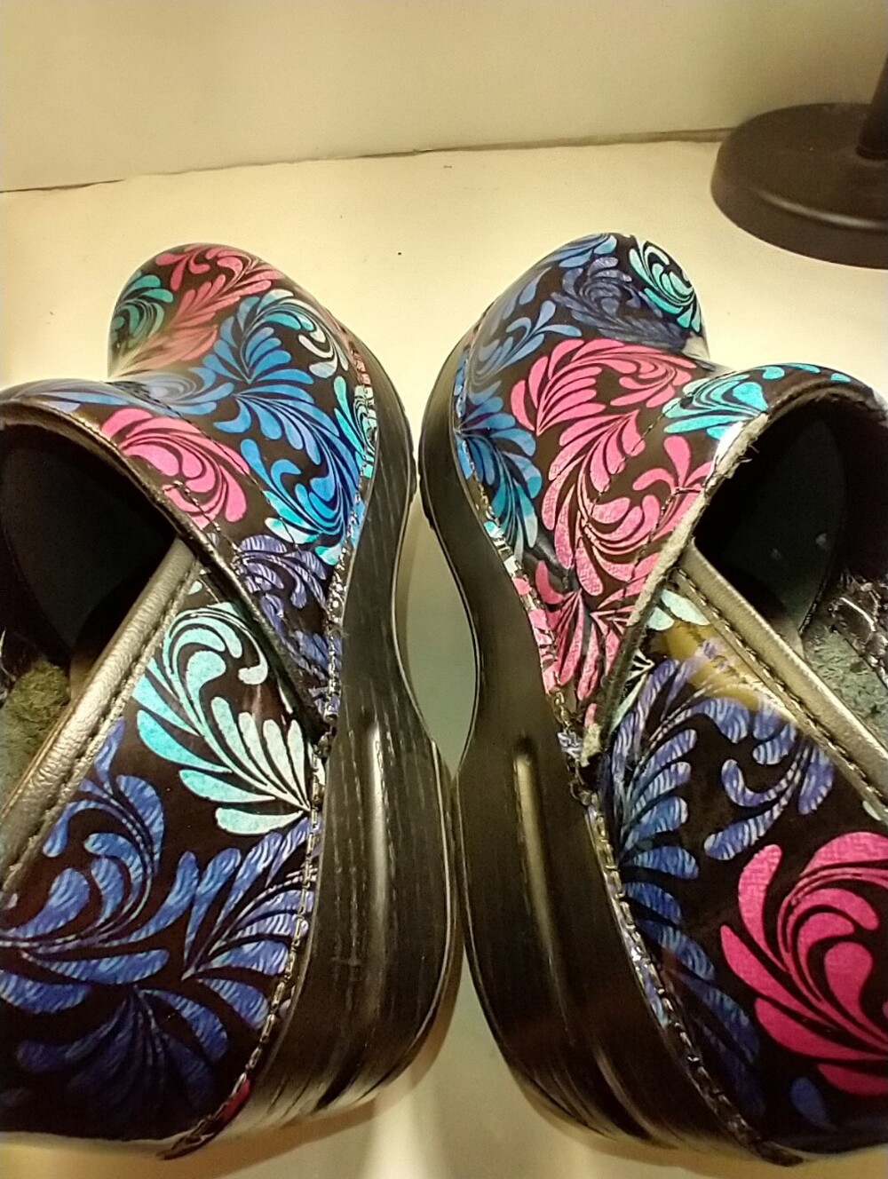 Dansko Professional Floral Print Patent Leather Clogs Shoes Women's sz 8.5(39). - Picture 12 of 12